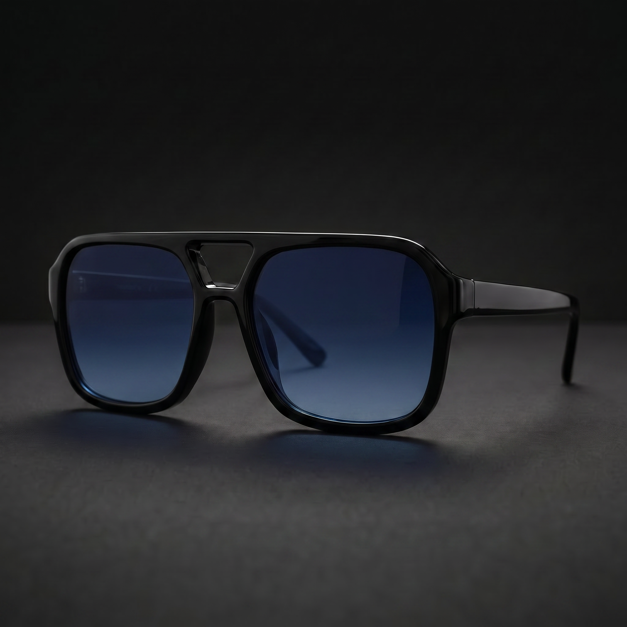 Vintage Square Sport Sunglasses – Black/Navy colorway close-up