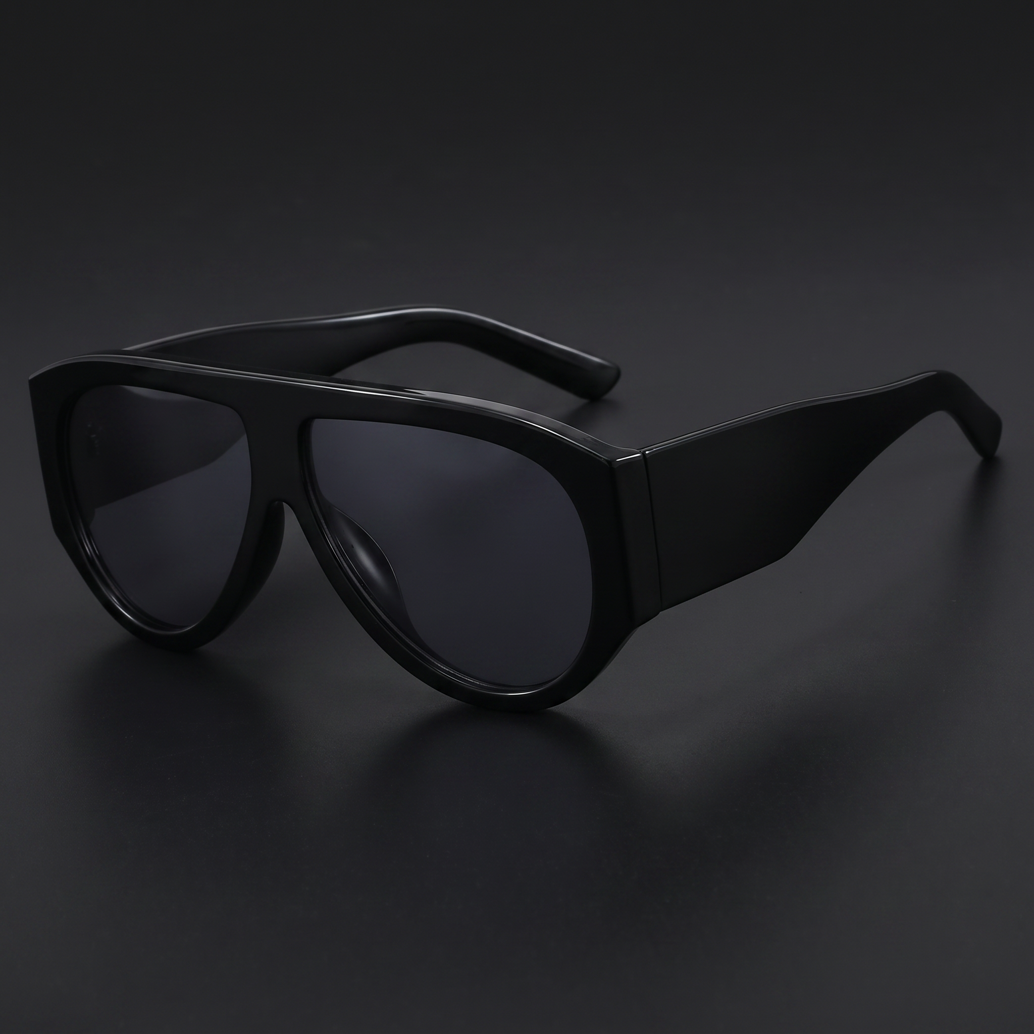 Oversized pilot sunglasses in black smoke — Swervy hip-hop shades