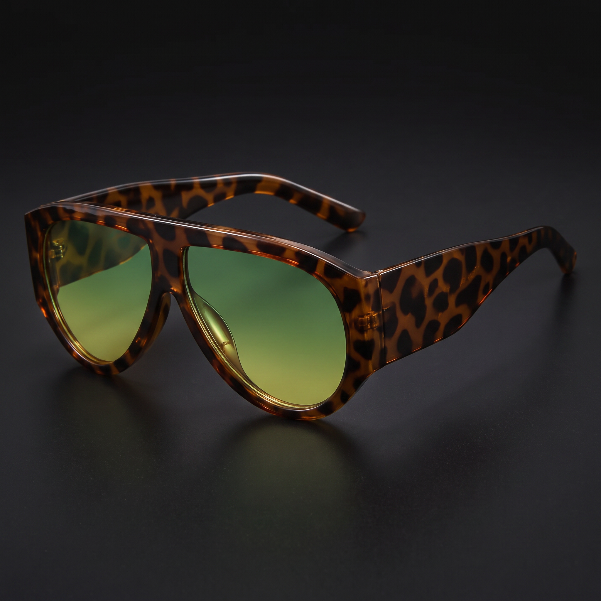 Oversized pilot sunglasses in leopard lime — Swervy hip-hop shades