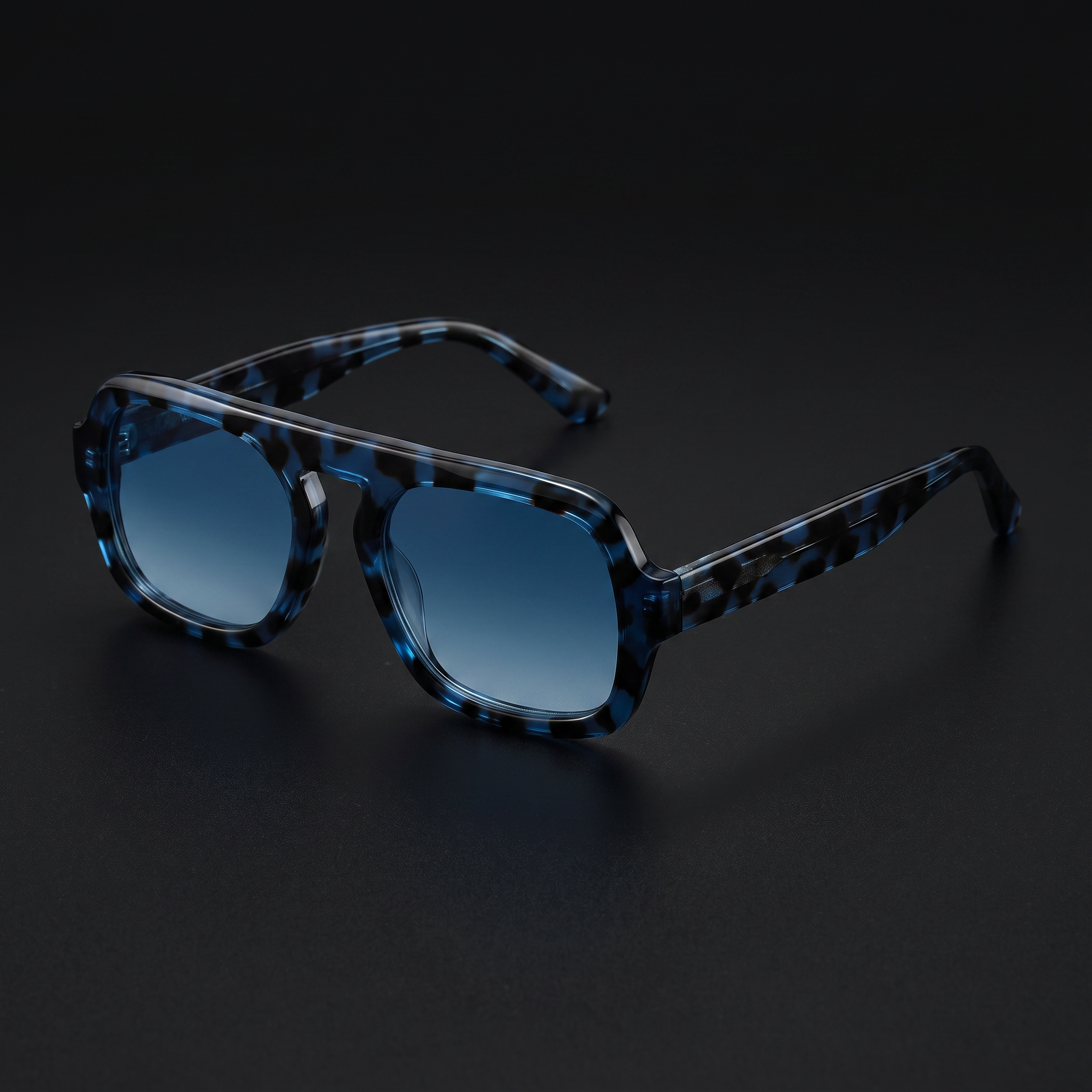 Retro square sunglasses in blue tortoise — Swervy y2k shades